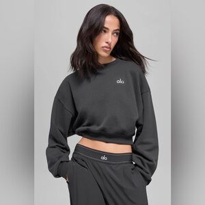 Authentic Alo Yoga Anthracite Cropped Accolade Crewneck